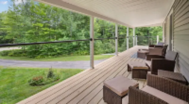 Renovated 4-bedroom House with Outdoor Space & Private Hot Tub