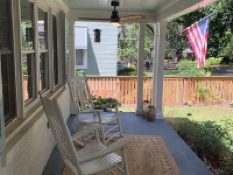 Cozy Cottage in Historic Willowbank Hotels in Georgetown