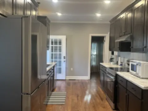 East Madison Escape. Hotels in Pulaski