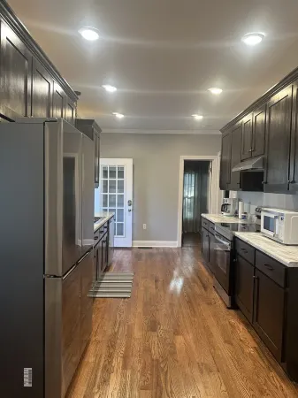 East Madison Escape. Отели в г. Пуласки