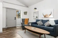 Adorable Modern Guesthouse - West Downtown Boise