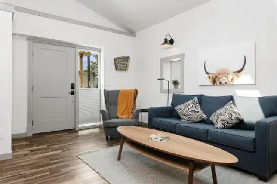 Adorable Modern Guesthouse - West Downtown Boise