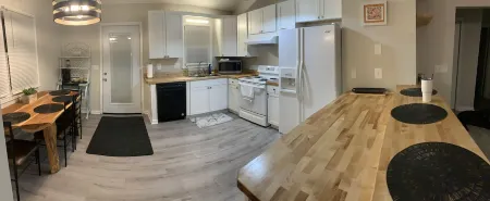 The Driftwood House is completely remodeled 3 bedroom 2 bath centrally located.