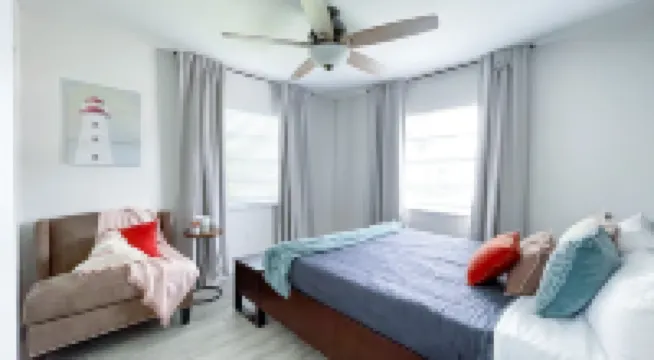 Home in quiet Bird Sanctuary Neighborhood, close to  Beach