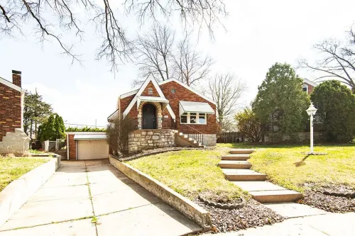 Bellsworth Bungalow Hotels in Mehlville