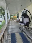 Lakeside Chalet on Beautiful Gantt Lake!