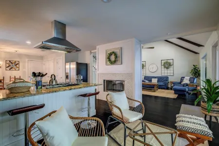 Lake Front in Rowlett 3 Bedroom 2.5 Bath Отели в г. Роулетт