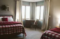 The Broken Windmilll Inn Ontario Farm Retreat