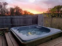 Star Valley cozy log cabin close to the Chickasaw National and Turner Falls Park