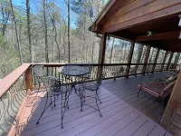 Beautiful cabin 5 bed 3 bath w/ hot tub #17