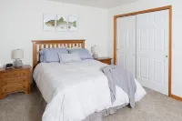 Spacious, Newly Updated Townhouse - Pinehill #12