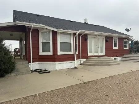 Adorable Farmhouse within steps of Double Check Arena!