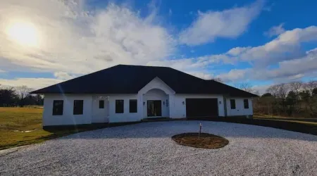 Magnificent Middleburg Getaway: 2BR w Bucolic Views, Solar Power, & Nearby Shops