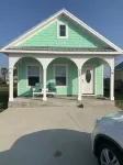 The Shipwreck Cottage is your beach vacation spot!