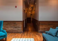 Large Studio Suite in the Middle of Downtown JC