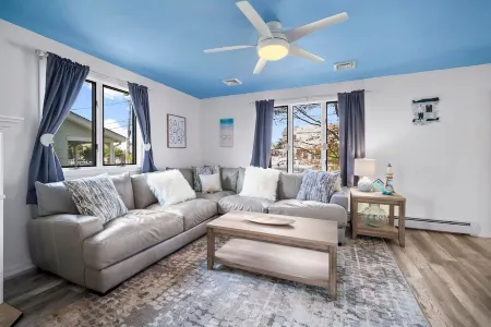 Brigantine Private Oasis w/ 3 Bedroom+Loft & Inground pool w/slide *Pet Friendly