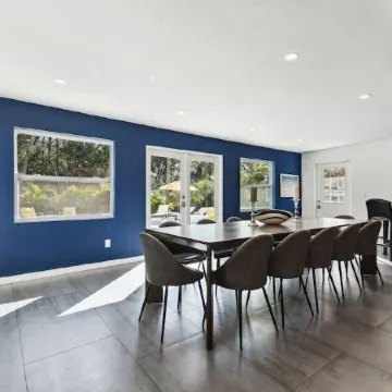 Luxury Private 7Br Lakeside Villa with Heated Pool, Putting Green & Fire Pit