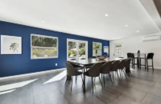 Luxury Private 7Br Lakeside Villa with Heated Pool, Putting Green & Fire Pit