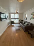 Millgrove House Apartment No 5 with city view minutes from the beach