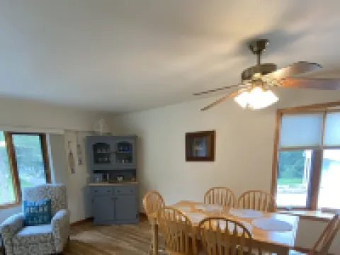 2 Bedroom Coach House, Green Lake, WI Hotels in Green Lake County