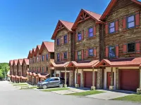 Ski-In/Ski Out Townhome w/ Beautiful View w/Hot Tub. エドレーのホテル