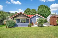 YOUR PERFECT GETAWAY! Hotels near Christmas Tree Hill Garden Center