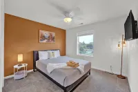 Bayfront Riverside Bungalow w/ Waterview & Hot Tub Hotels near Absecon Lighthouse