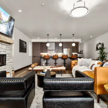 Ski & Glacier Nat Park Haven w/Spa, Sauna & Views!