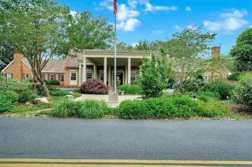 Hummingbird Lakehouse