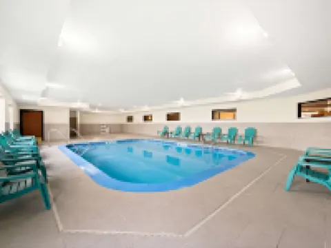 Comfort Inn & Suites Decatur-Forsyth Hotels in Forsyth