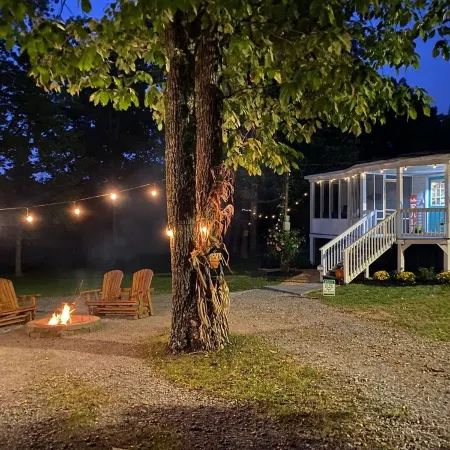 STAY ON BEAUTIFUL MOWBRAY MOUNTAIN- HIKING, KAYAKING, GOLF, ROCK CLIMBING
