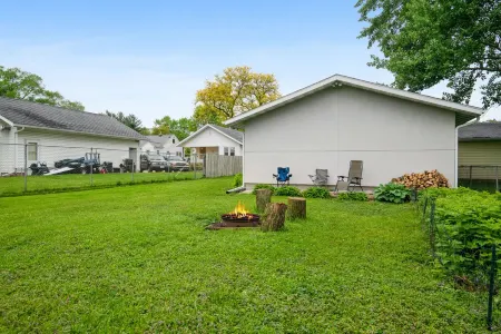 Family Getaway 2BR/2BA with Sauna - Air Hockey - Bar