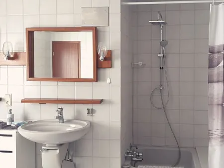 Grandma Lina house - quiet, lots of space & infrared cabin Отели в г. Грайфенштайн