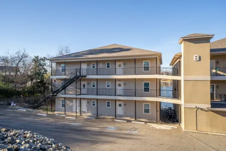 The Lookout - Lake Views, Swim, Fish, & More!