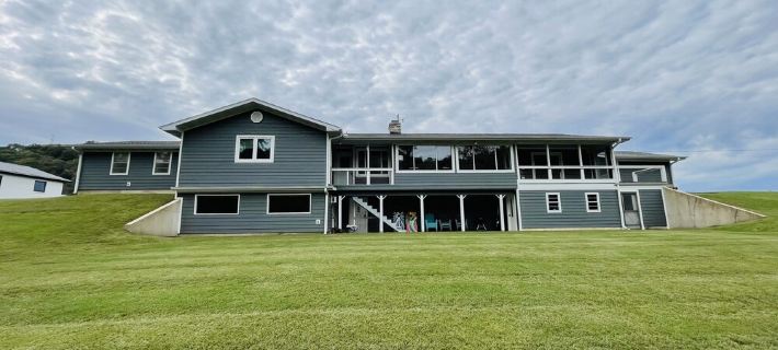 Large Family Home with Private Dock and Launch Ramp Hotels in Marion County