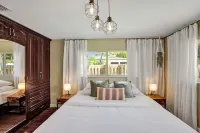 Desert Oasis. Private Pool - 10 Minutes to Downtown