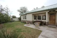 Blue Agave Bungalow - Your Perfect Spot To Escape The Hustle And Bustle!