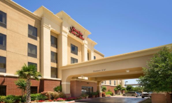 Hampton Inn & Suites San Antonio-Airport