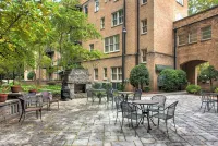 Huge spacious, Heart of Biltmore Village 2 mins to Biltmore 5 mins to downtown