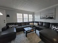 Cozy 4 Bedroom Home Away from Home - Wifi