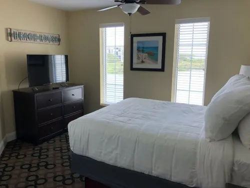1 Bedroom Condo (incl 4 passes to Water Park)