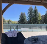 Cozy 2 bd/2 ba Condo w/ dual decks minutes from town & slopes!