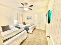 Matador Arena + Hot Tub + Game Room + 4Br Sleeps 14 + 4 Min to Loop