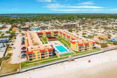 New Smyrna Beach-Ocean Front!-No Drive Beach-5 Star-Spectacular Ocean View!