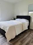 Cozy Newly Remodeled Cottage Minutes from Ferry! Peaceful Retreat! - 2-Star