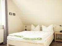 North Sea coast, charming Frisian house on the old dike with sauna, fireplace for 2-8 p. Hotels in Hooksiel