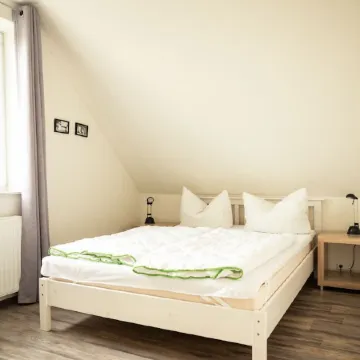 North Sea coast, charming Frisian house on the old dike with sauna, fireplace for 2-8 p.