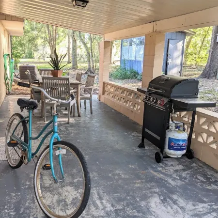 Looking for a quiet place to stay? Consider The Ollie Vee in Crescent City, FL