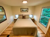 Topsy's Trailer, Private, FAST WiFi, Small Dog Ok, HOT TUB, Close to Hendo/AVL Hotels in der Nähe von Lake Powhatan Recreation Area & Campground