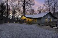 Hiker's Paradise! Secluded, 5 acre property.  Hot tub, fire pit, game room! 차타후치-오코니 국유림 주변 호텔
